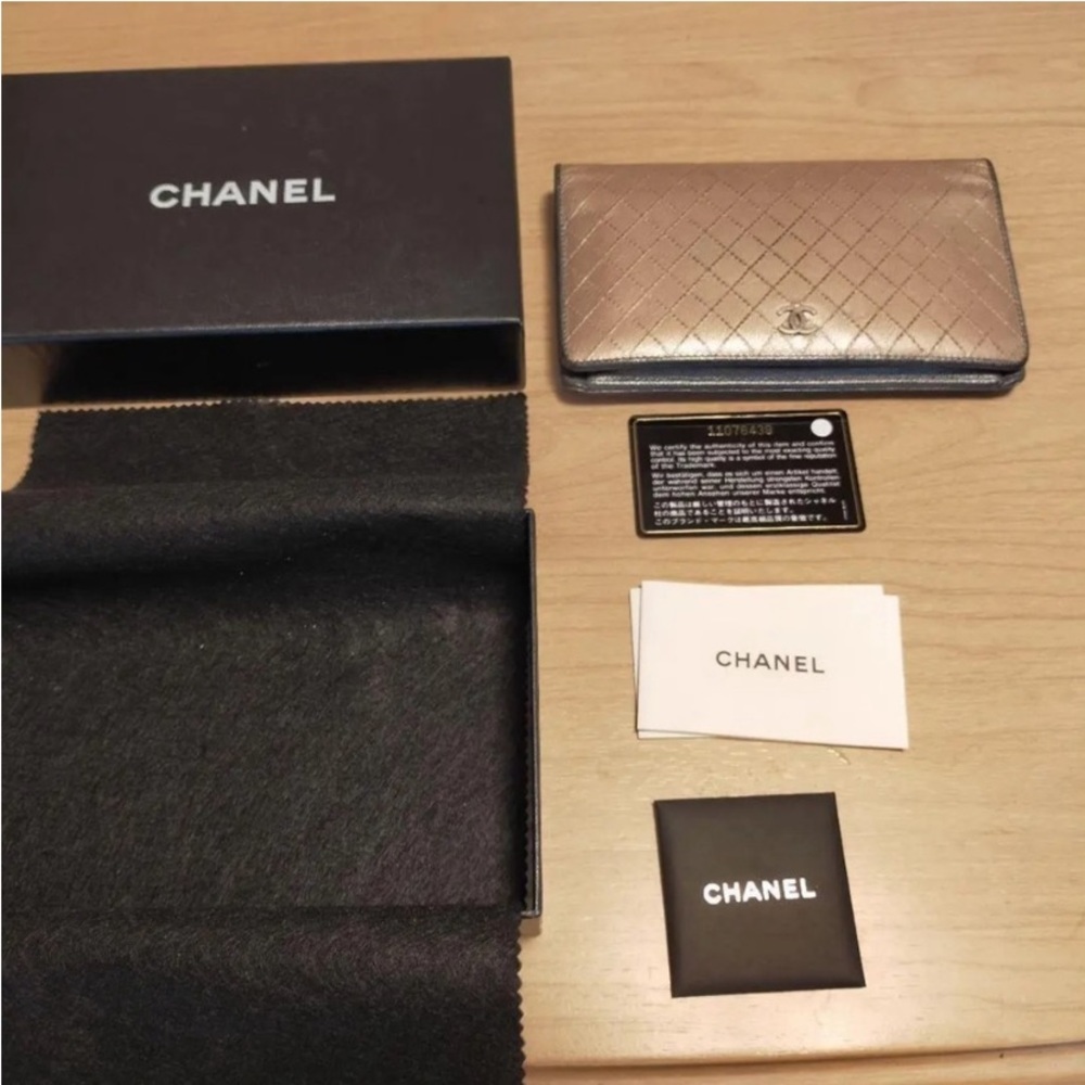 Authentic Chanel Leather Wallet - Picture 5 of 11